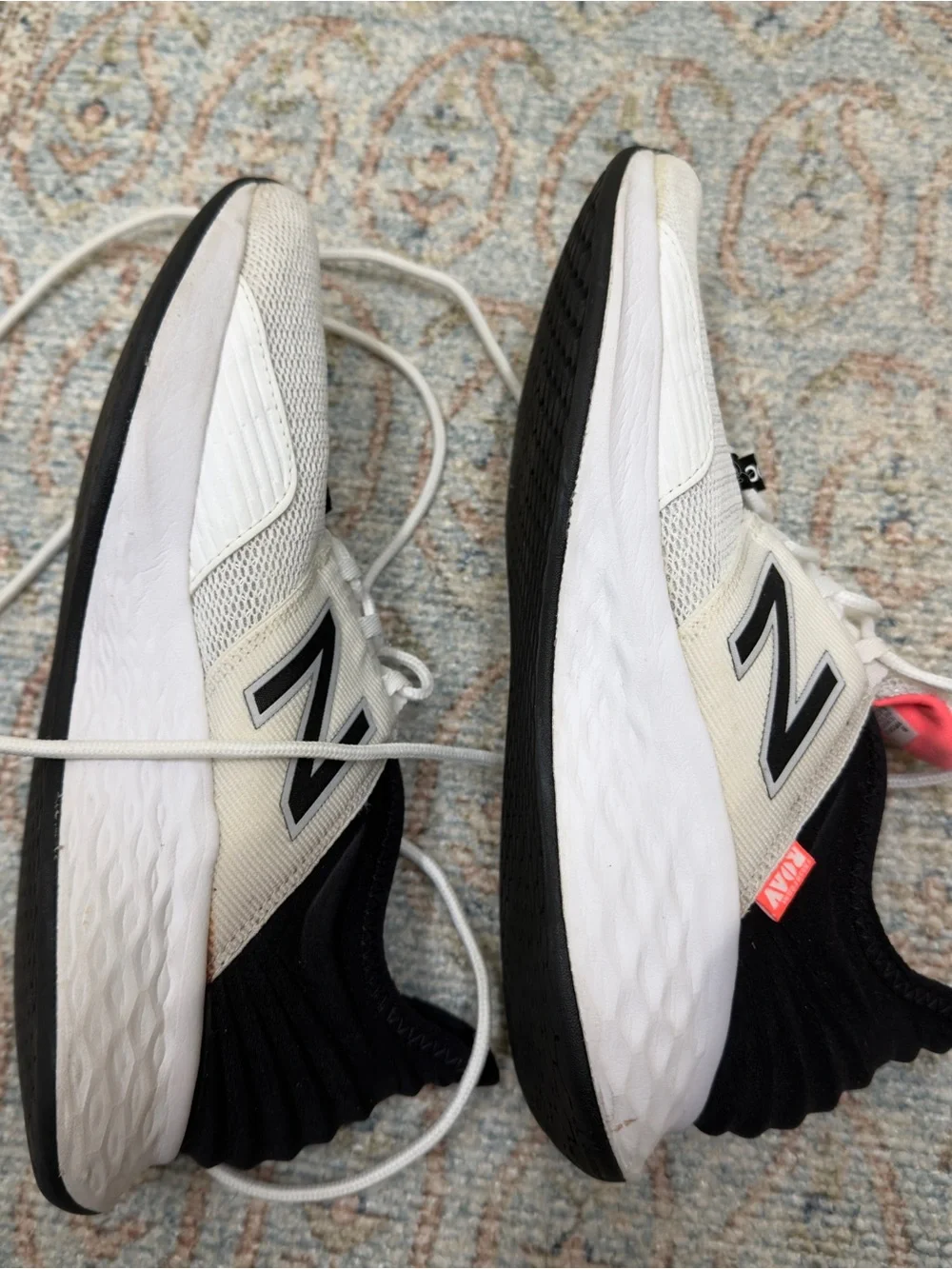 New Balance ROAV Fresh Foam Women’s size 8